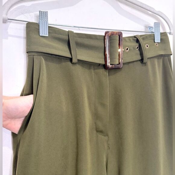 HOUSE OF CB Laurel Wide Leg Cargo trousers in olive green - Picture 11 of 12